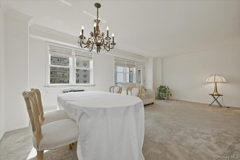 Oceanfront Living at its Finest! Turn-key 1BR/1BA cooperative in - photo 11