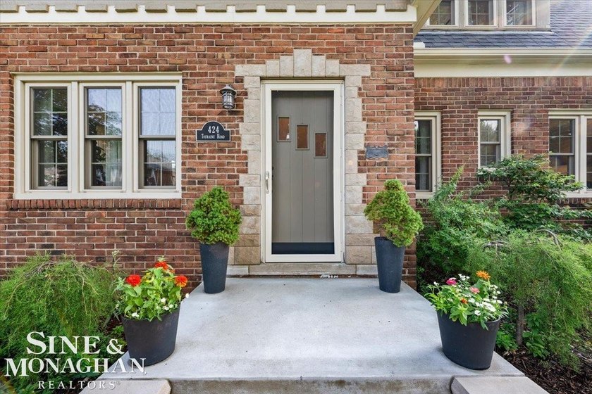 Meticulously cared for and rich in keeping of its 1930s design - photo 3
