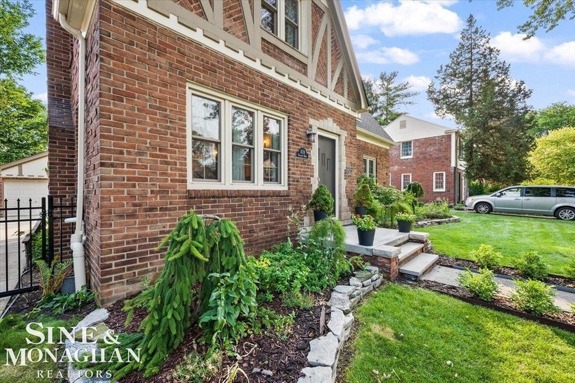 Meticulously cared for and rich in keeping of its 1930s design - photo 4