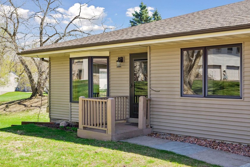 Welcome to comfortable living, private rear facing unit with - photo 3