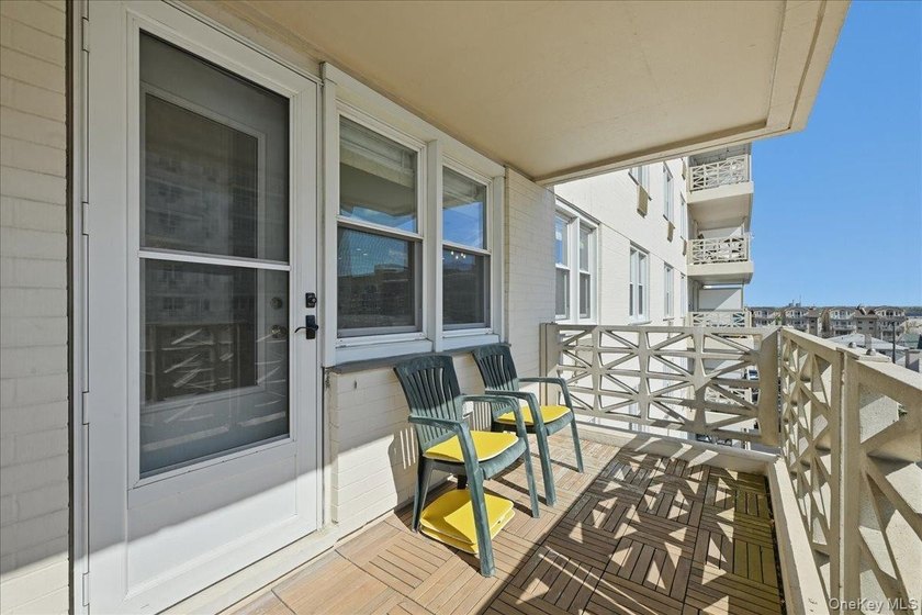 Oceanfront Living at its Finest! Turn-key 1BR/1BA cooperative in - photo 28