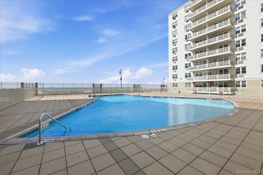 Oceanfront Living at its Finest! Turn-key 1BR/1BA cooperative in - photo 32