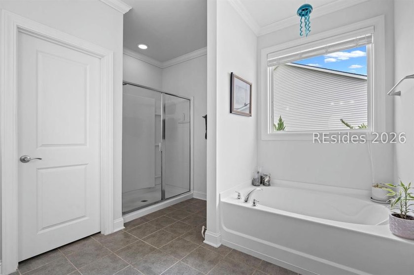 Skip the new build process with this one-level Litchfield model - photo 14
