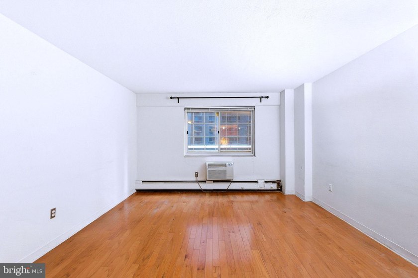 Welcome to elevated Center City living at Penn Center House! - photo 8