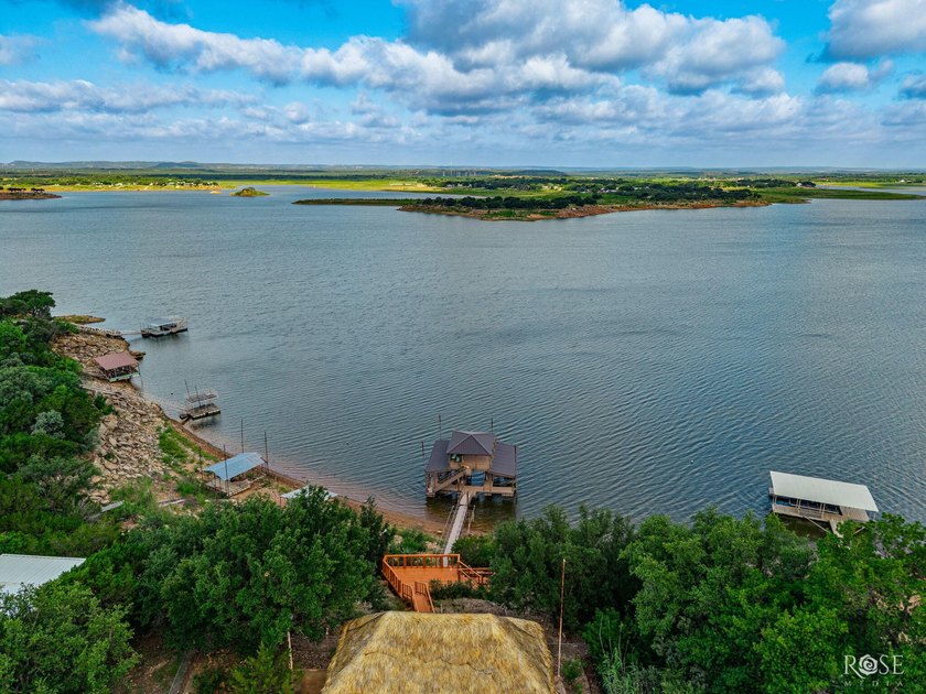Welcome to your West Texas paradise. This home was completely - photo 31