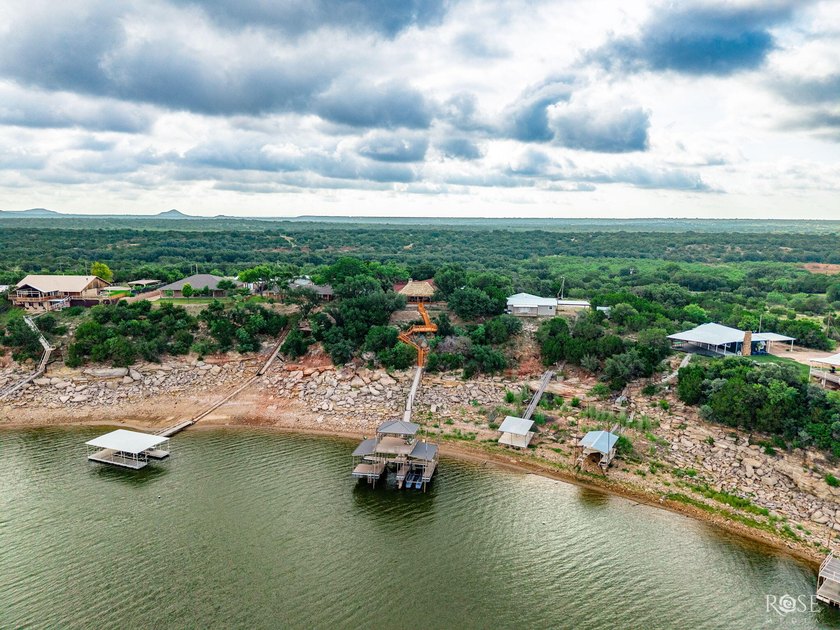 Welcome to your West Texas paradise. This home was completely - photo 32