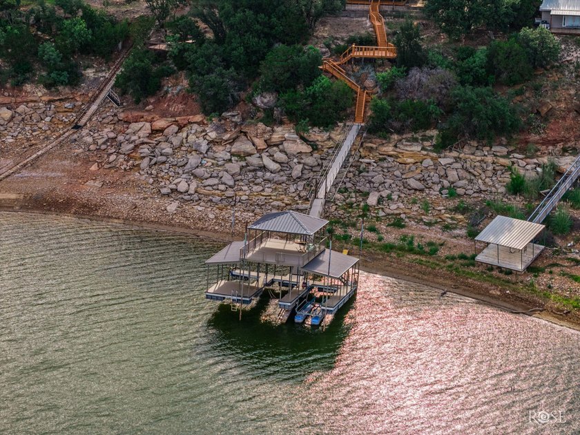 Welcome to your West Texas paradise. This home was completely - photo 36