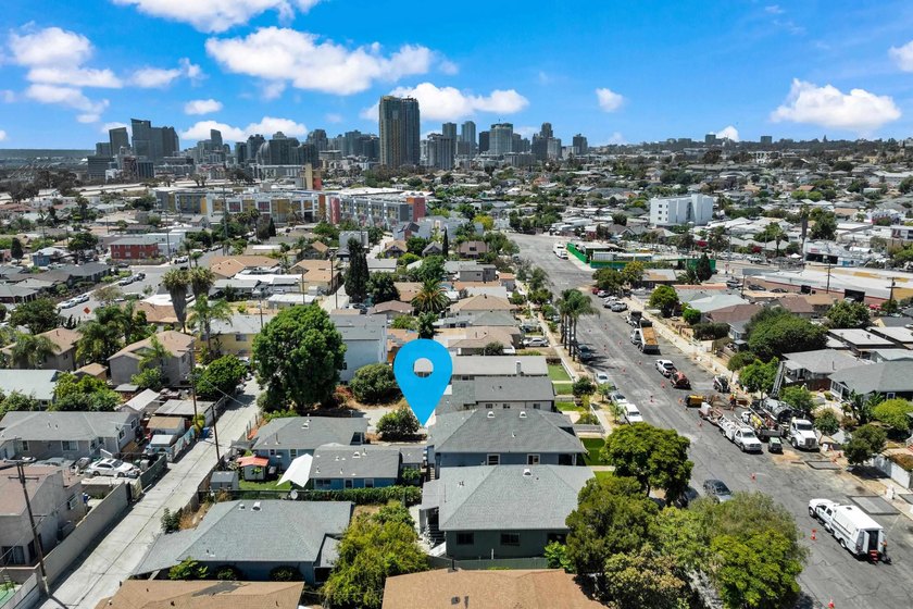 Rare triplex opportunity on a 7,512 sq. ft. lot featuring one - photo 5