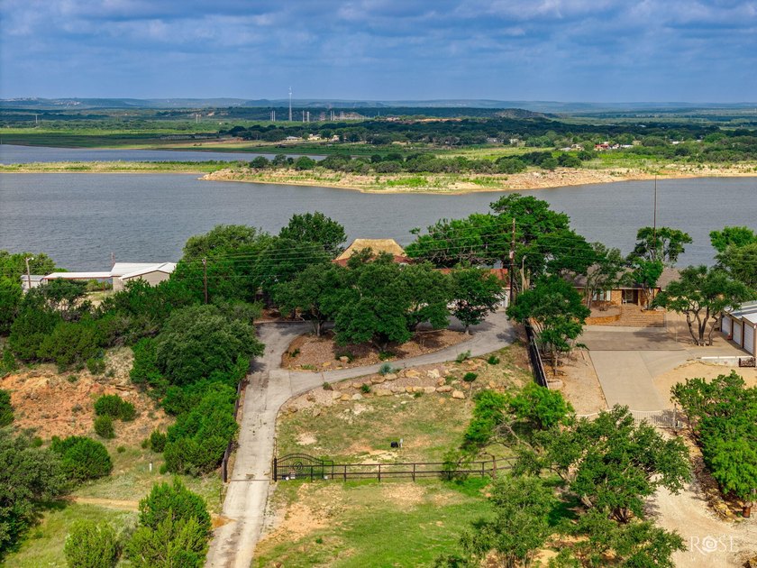 Welcome to your West Texas paradise. This home was completely - photo 47