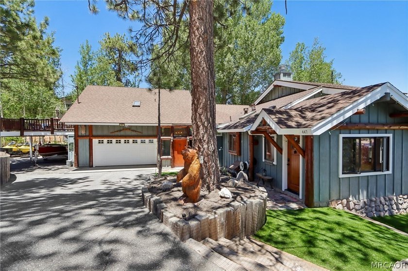 Prime lakefront living at its finest! This turnkey waterfront - photo 18