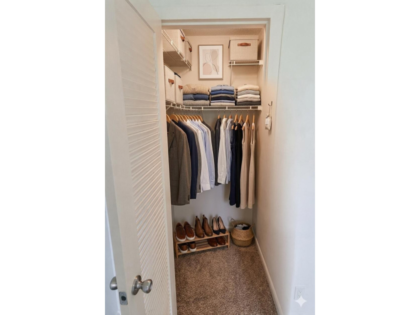 MOVE-IN READY 2BR/1.5BA condo with CENTRAL AIR. Can be rented - photo 9