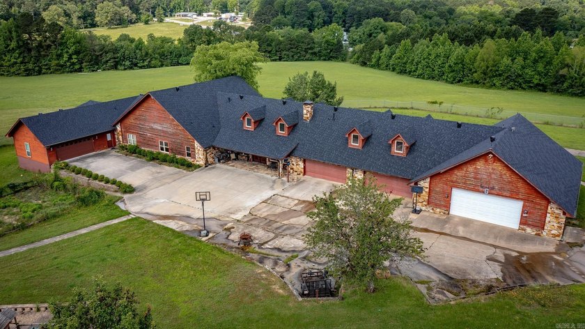 New Roof!!! Recently annexed into Haskell, this property offers - photo 25