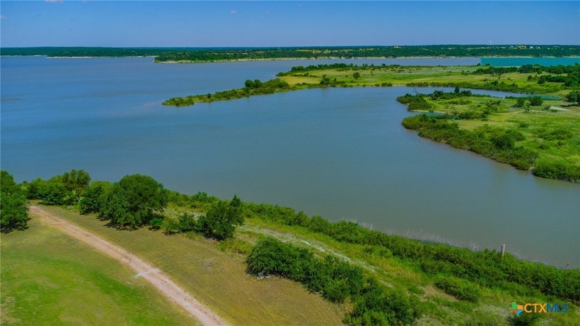 One of a kind Lake Belton property, 1.7 acres with access to the - photo 6