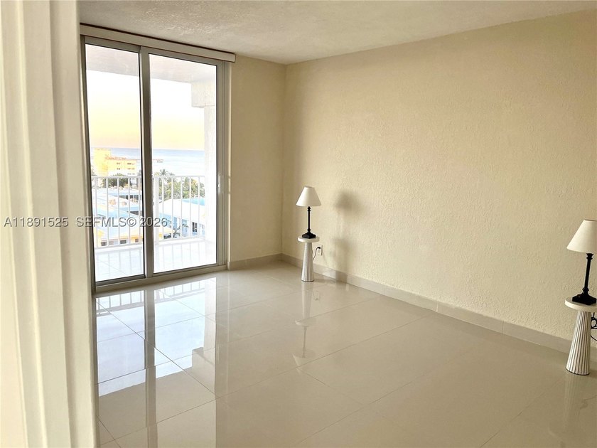Beautiful top-floor oceanfront 1BR/1.5BA condo - fully remodeled - photo 22