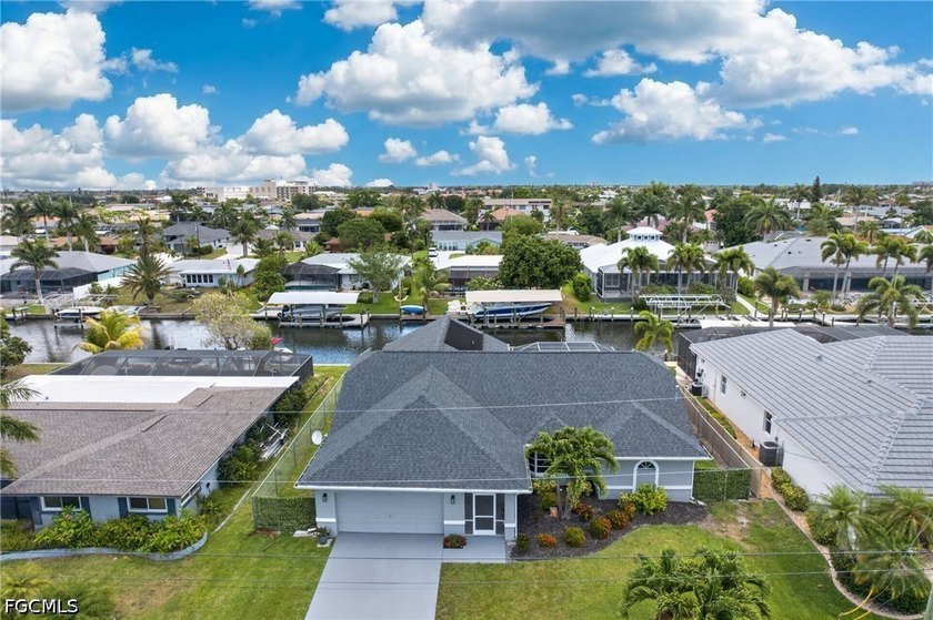 Direct sailboat access, solar-heated pool home in Cape Coral's - photo 46