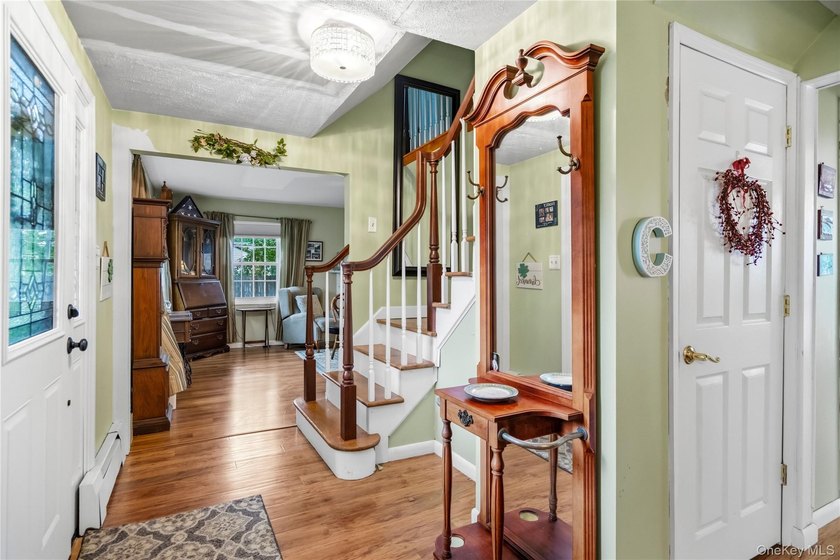 Beautifully Maintained Stony Brook Home in the Desirable P - photo 6