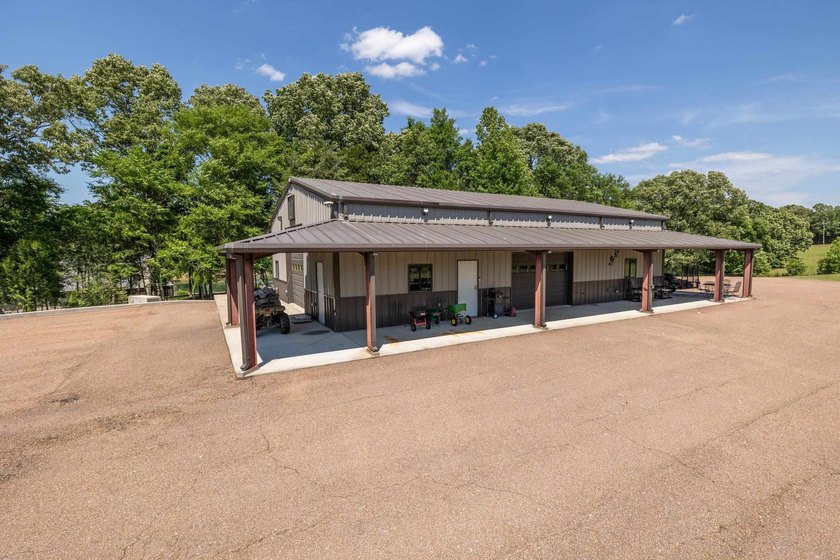 Custom estate property located on 8.67 acres in the heart of - photo 38