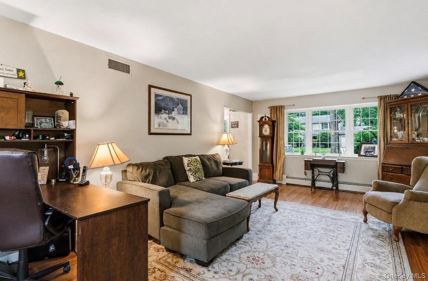 Beautifully Maintained Stony Brook Home in the Desirable P - photo 10