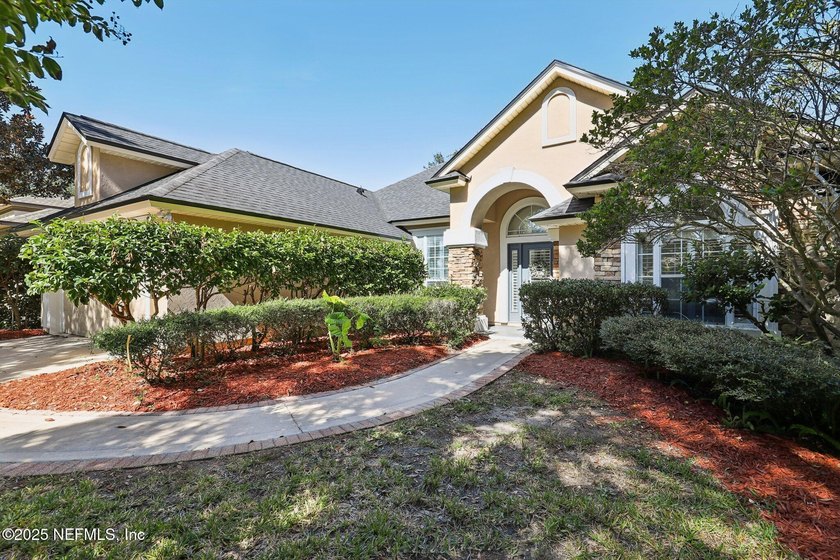 BUY THIS HOUSE!!! Welcome to Beautiful Palencia. This 5 bedroom - photo 3