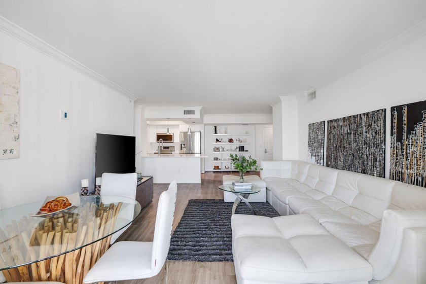 Welcome to Unit 609 at Palmetto Place, a beautifully maintained - photo 12