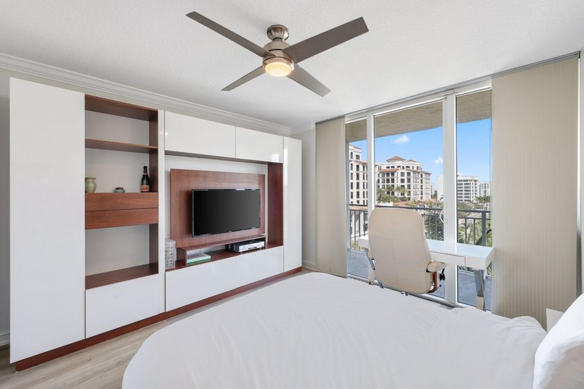 Welcome to Unit 609 at Palmetto Place, a beautifully maintained - photo 18