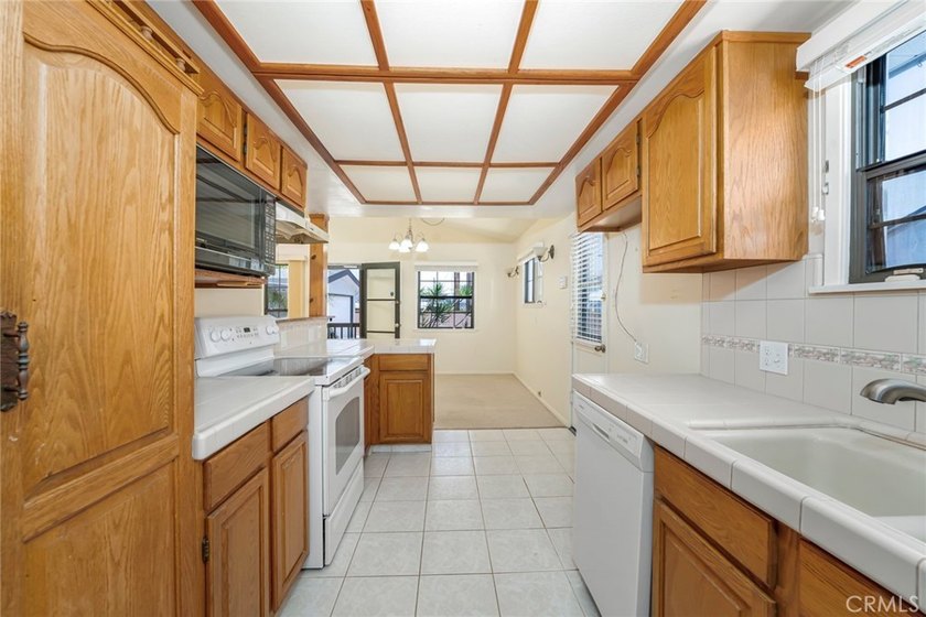 Welcome to 5209 Sepulveda Blvd, a charming 3-bedroom, 2-bath - photo 21