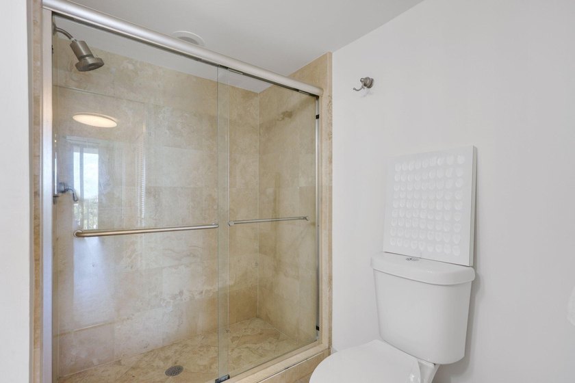 Welcome to Unit 609 at Palmetto Place, a beautifully maintained - photo 21