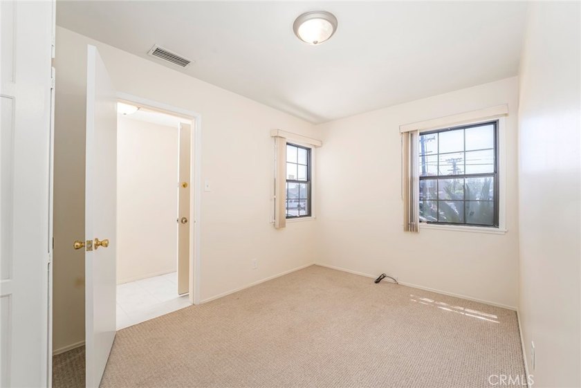 Welcome to 5209 Sepulveda Blvd, a charming 3-bedroom, 2-bath - photo 34