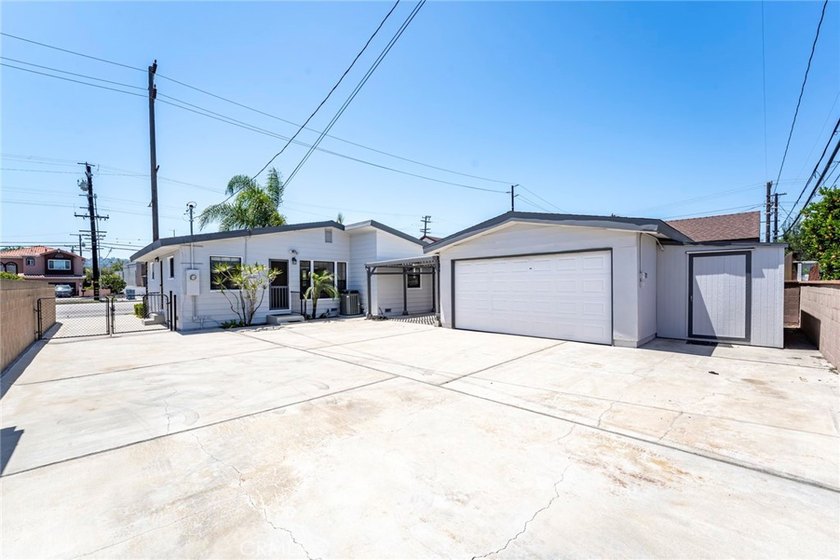 Welcome to 5209 Sepulveda Blvd, a charming 3-bedroom, 2-bath - photo 41