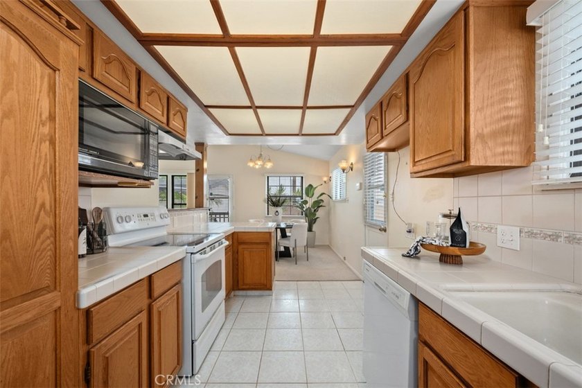 Welcome to 5209 Sepulveda Blvd, a charming 3-bedroom, 2-bath - photo 45