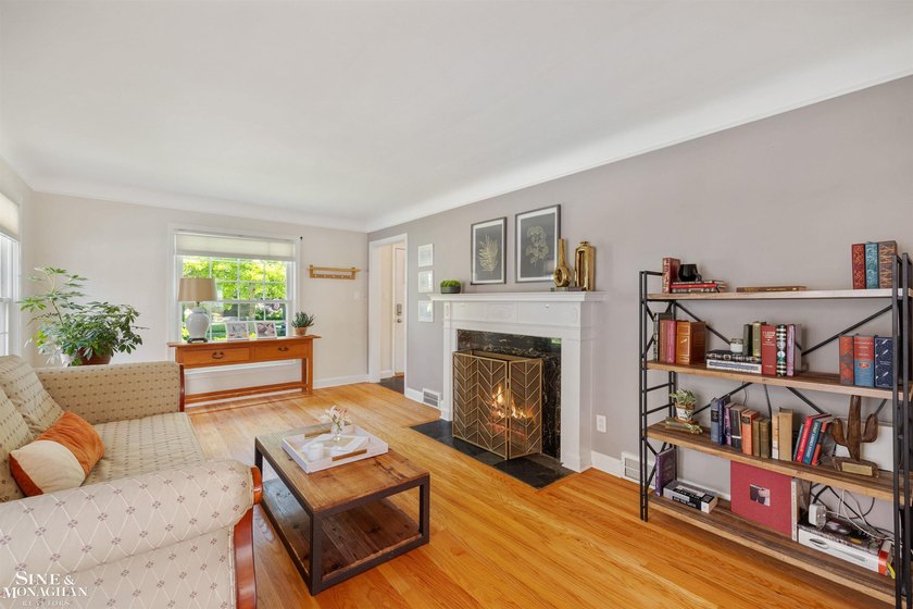 ***NEW PRICE! OPEN SATURDAY JULY 25, 1-3PM*** An open floor plan - photo 7