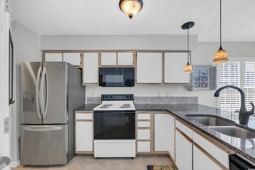 If you are looking for a turnkey, fully furnished condo with a - photo 4