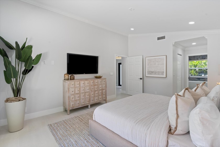 Located in the highly coveted subdivision of Boca Villas, this - photo 20