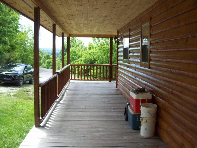 1.28-Ac. Lot, (Log Siding) House, 3-Bedrooms, 2 1/2 Bath, Living - photo 21