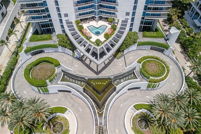 Experience exceptional oceanfront living from this stunning - photo 22
