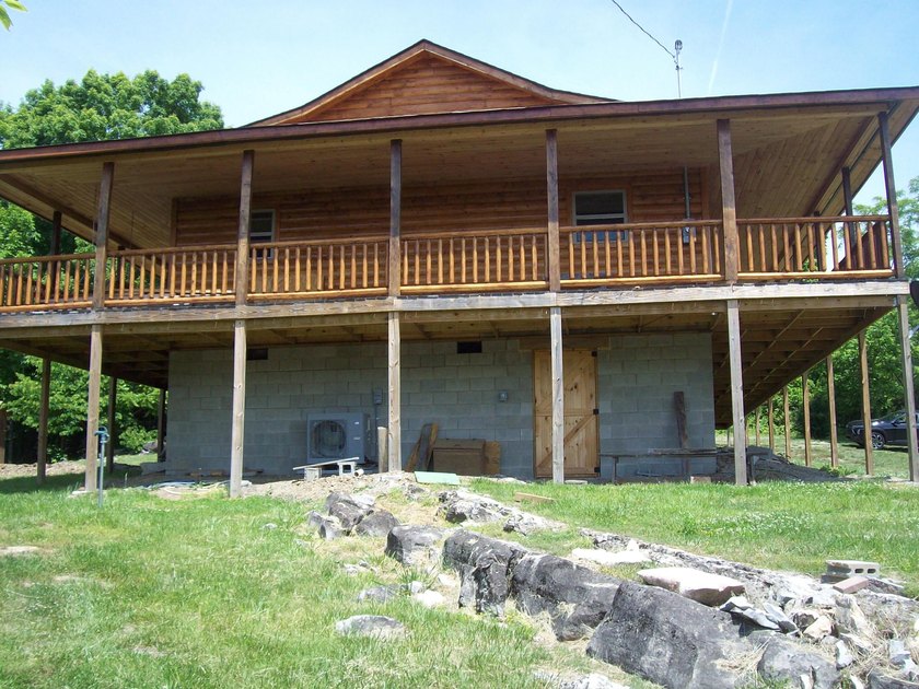 1.28-Ac. Lot, (Log Siding) House, 3-Bedrooms, 2 1/2 Bath, Living - photo 24