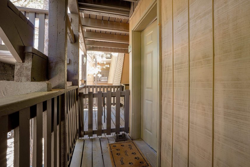 Location, Location, Location! This stylish second-floor - photo 5