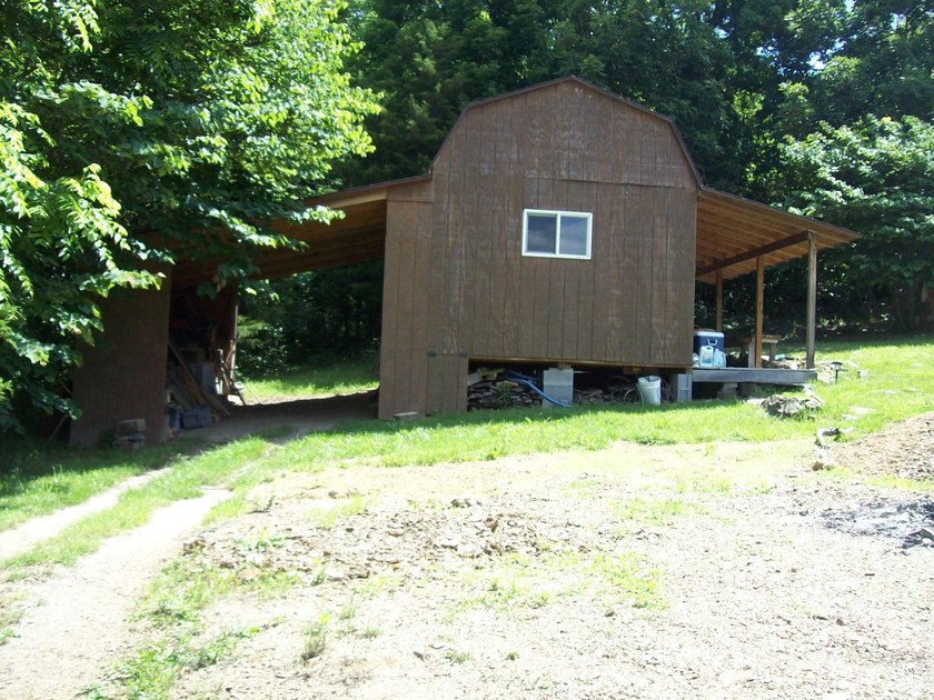 1.28-Ac. Lot, (Log Siding) House, 3-Bedrooms, 2 1/2 Bath, Living - photo 29