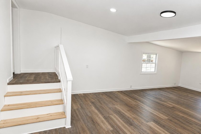 Welcome to 3354 Mountain Brook Avenue in North Charleston! This - photo 7