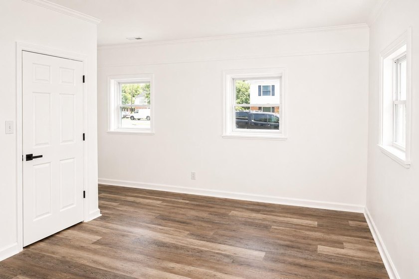 Welcome to 3354 Mountain Brook Avenue in North Charleston! This - photo 9