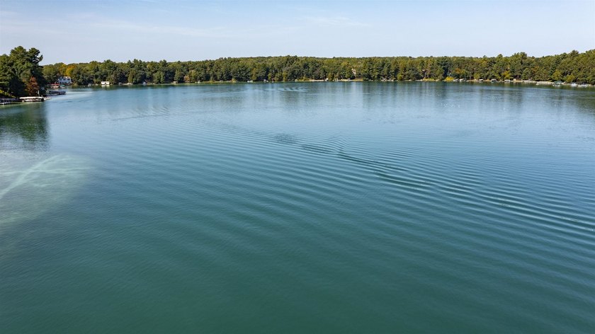 Dream location on the Waupaca Chain O' Lakes! Renovated Wingspan - photo 7
