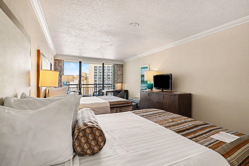 Welcome to this ocean-view efficiency condo at the prestigious - photo 9