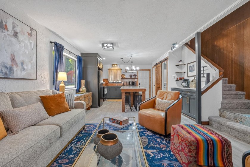 Completely updated and meticulously remodeled from top to bottom - photo 3