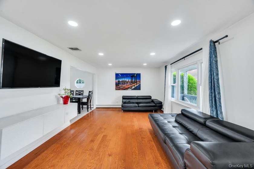 Welcome to 32 Beverly Street in Islip, a spacious Colonial - photo 2