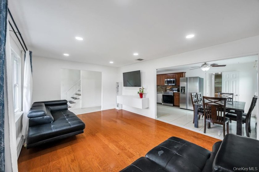Welcome to 32 Beverly Street in Islip, a spacious Colonial - photo 3