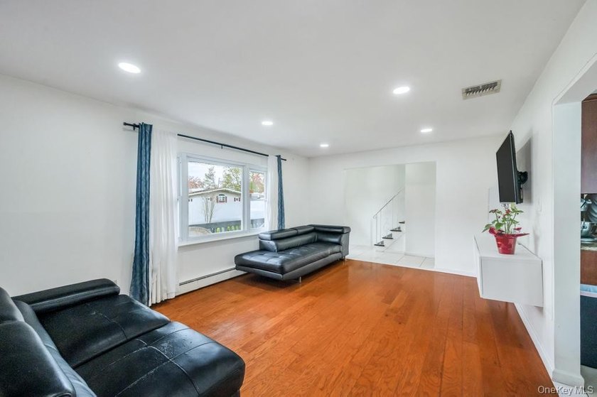Welcome to 32 Beverly Street in Islip, a spacious Colonial - photo 6