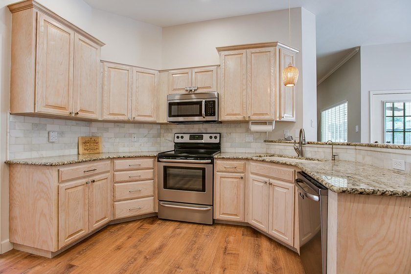 Welcome to this beautifully updated 3-bedroom, 2-bath home in - photo 12