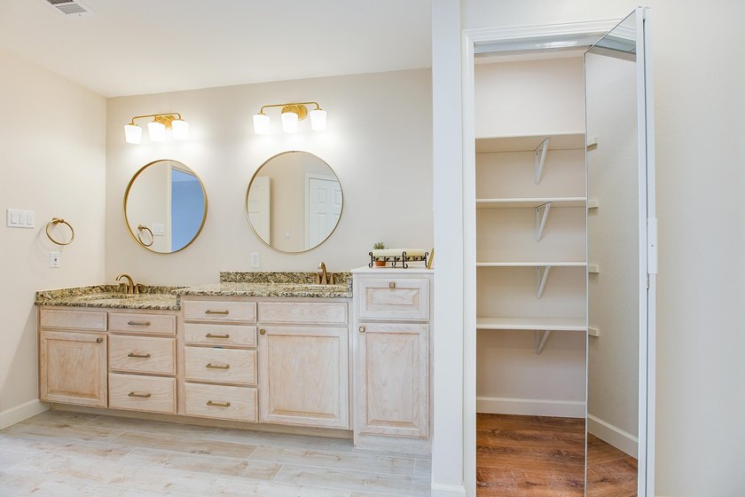 Welcome to this beautifully updated 3-bedroom, 2-bath home in - photo 23