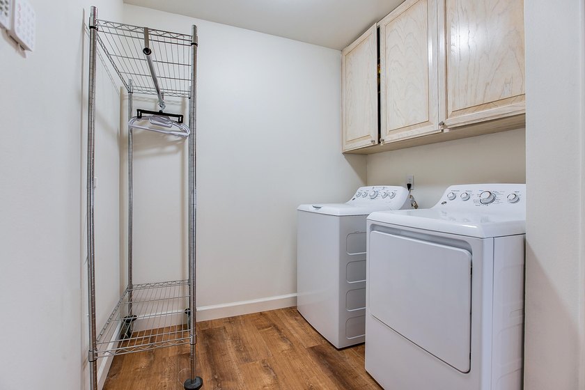 Welcome to this beautifully updated 3-bedroom, 2-bath home in - photo 25