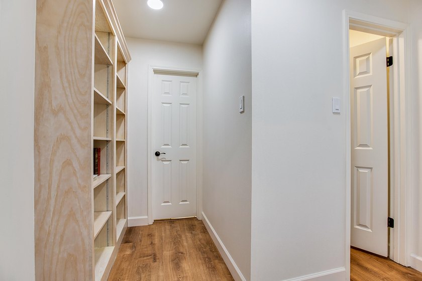 Welcome to this beautifully updated 3-bedroom, 2-bath home in - photo 26